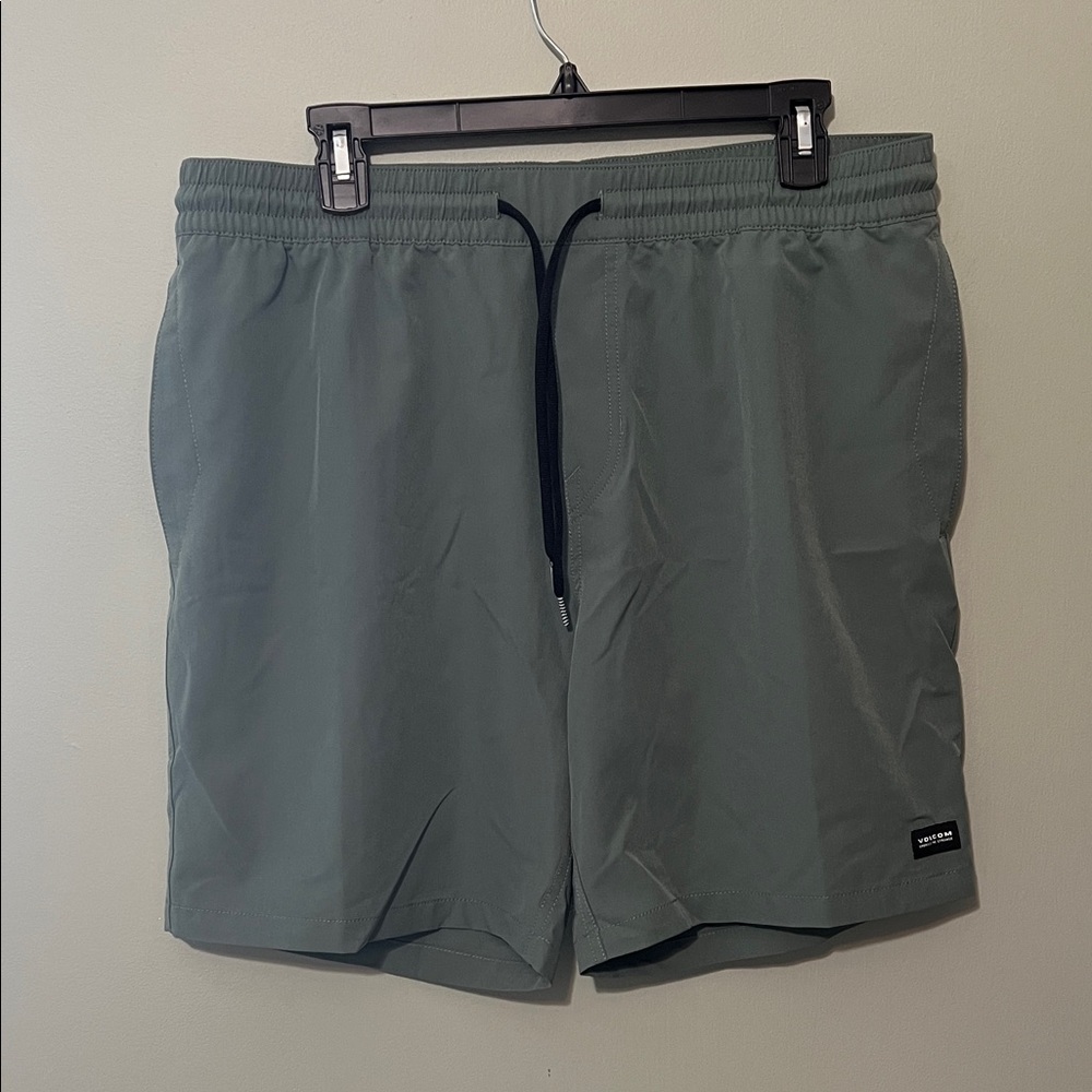 Volcom Sage Green Men's Shorts with 3 Pockets